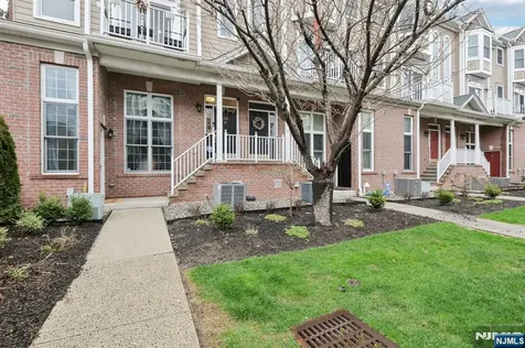 333 Oswego Court West New York NJ 07093
