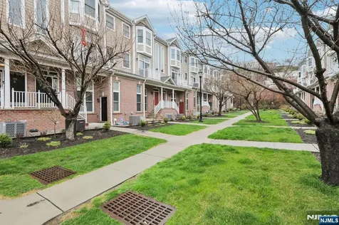 333 Oswego Court West New York NJ 07093