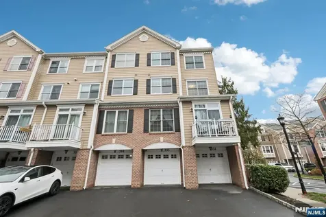 333 Oswego Court West New York NJ 07093