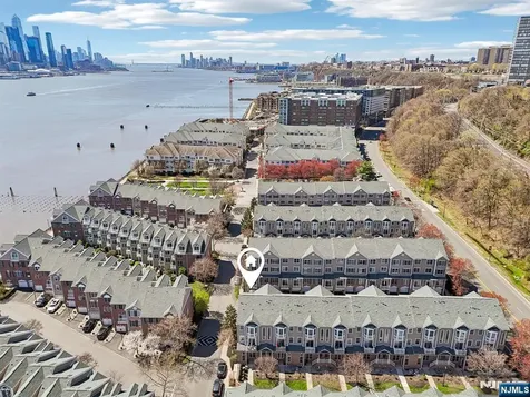 333 Oswego Court West New York NJ 07093