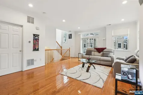 333 Oswego Court West New York NJ 07093