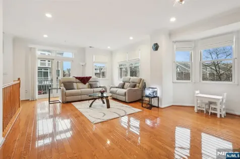 333 Oswego Court West New York NJ 07093