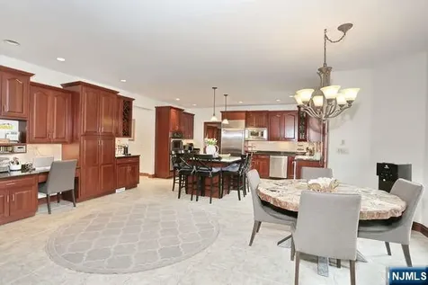 623 Echo Glen Avenue River Vale NJ 07675