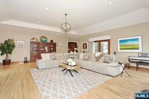 623 Echo Glen Avenue River Vale NJ 07675