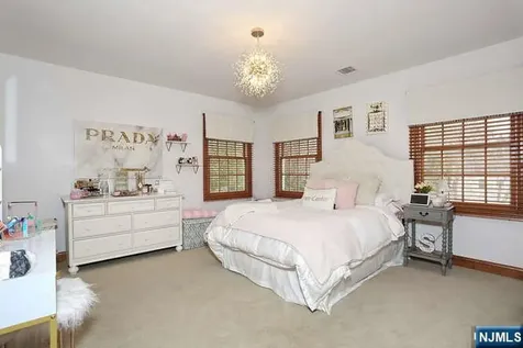 623 Echo Glen Avenue River Vale NJ 07675