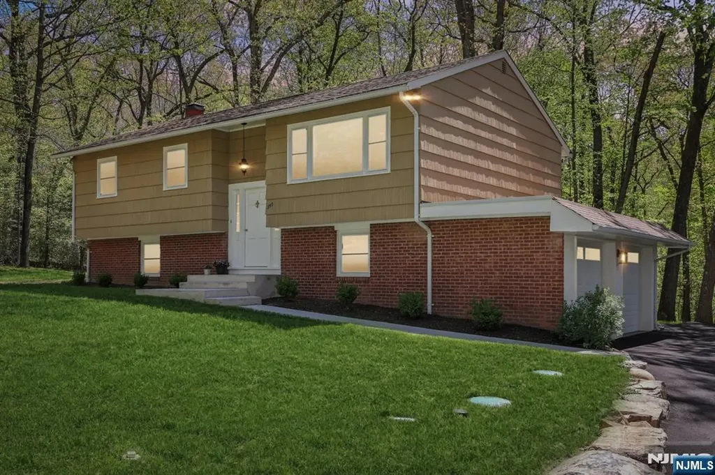 353 Conklintown Road Ringwood NJ 07456