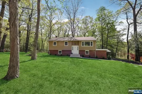 353 Conklintown Road Ringwood NJ 07456
