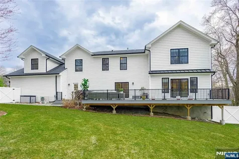 2 Bona Court Park Ridge NJ 07656