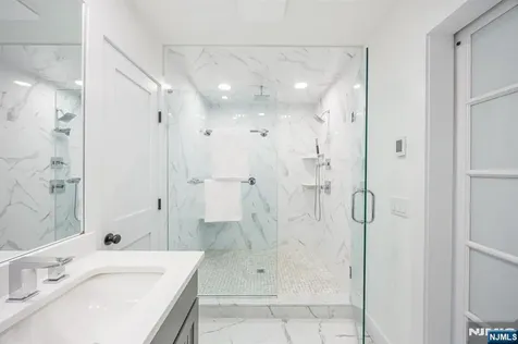 2 Bona Court Park Ridge NJ 07656