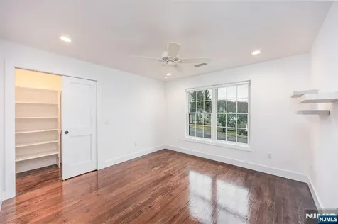 2 Bona Court Park Ridge NJ 07656