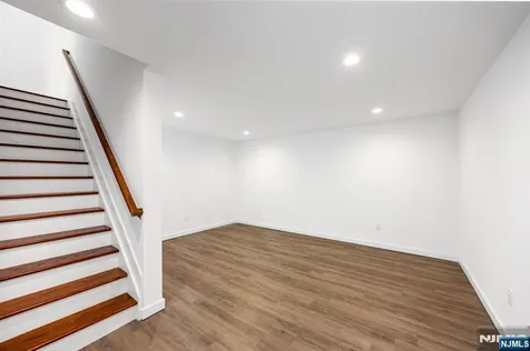 2 Bona Court Park Ridge NJ 07656