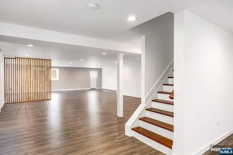 2 Bona Court Park Ridge NJ 07656