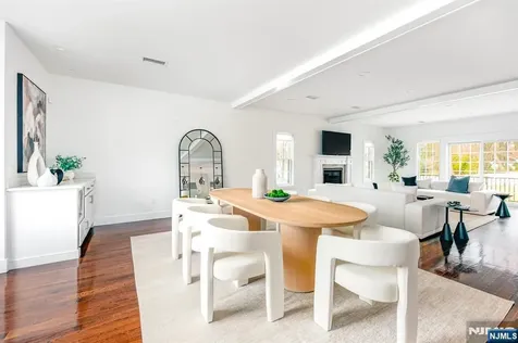 2 Bona Court Park Ridge NJ 07656