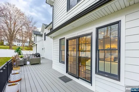 2 Bona Court Park Ridge NJ 07656