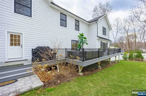 2 Bona Court Park Ridge NJ 07656