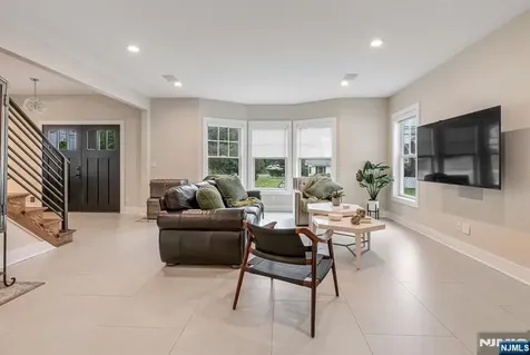 334 Durie Avenue Closter NJ 07624