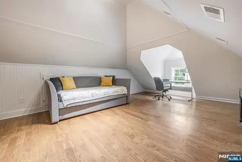 334 Durie Avenue Closter NJ 07624