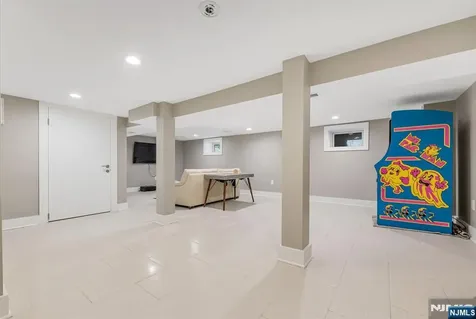 334 Durie Avenue Closter NJ 07624
