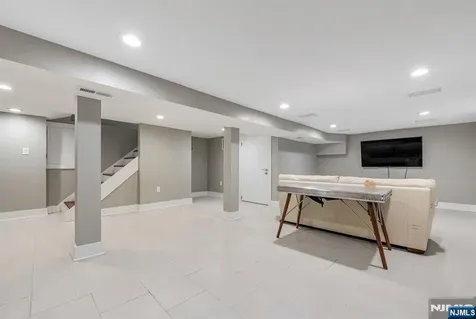 334 Durie Avenue Closter NJ 07624