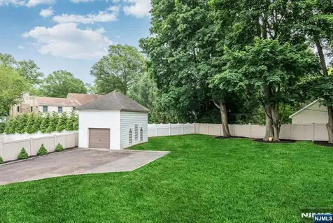 334 Durie Avenue Closter NJ 07624