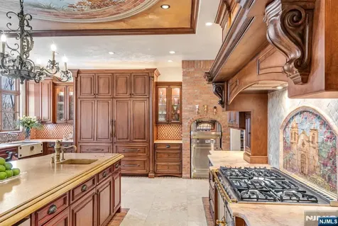 711 Dakota Trail Franklin Lakes NJ 07417