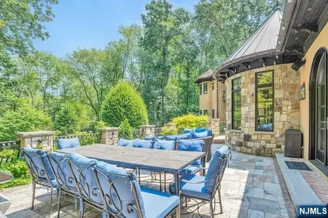 711 Dakota Trail Franklin Lakes NJ 07417