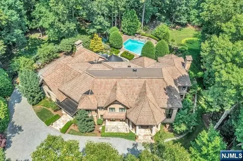 711 Dakota Trail Franklin Lakes NJ 07417