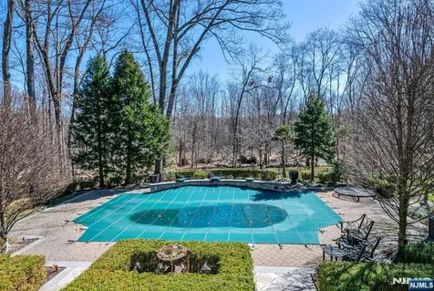 711 Dakota Trail Franklin Lakes NJ 07417