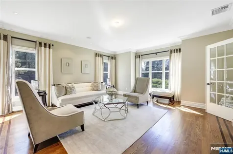 111 Van Riper Lane Woodcliff Lake NJ 07677