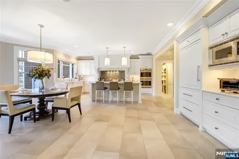 111 Van Riper Lane Woodcliff Lake NJ 07677