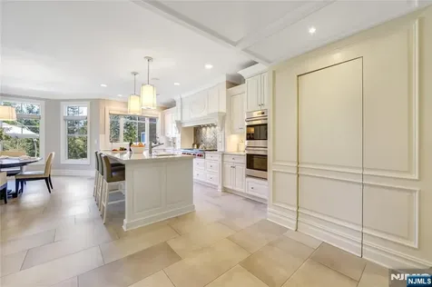 111 Van Riper Lane Woodcliff Lake NJ 07677
