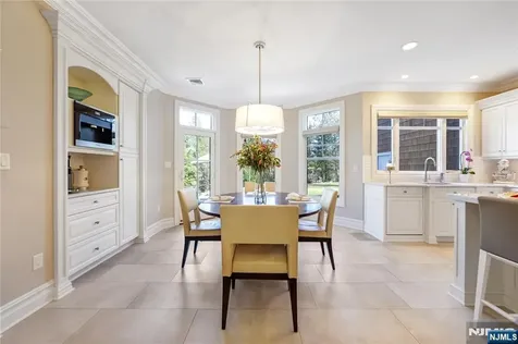 111 Van Riper Lane Woodcliff Lake NJ 07677