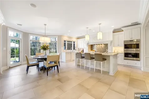 111 Van Riper Lane Woodcliff Lake NJ 07677
