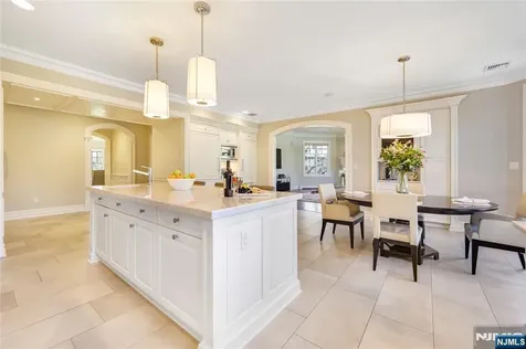 111 Van Riper Lane Woodcliff Lake NJ 07677