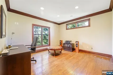 111 Van Riper Lane Woodcliff Lake NJ 07677