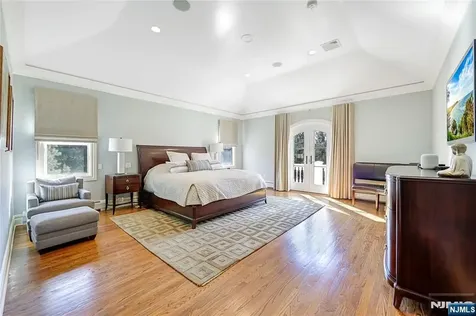 111 Van Riper Lane Woodcliff Lake NJ 07677
