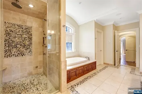 111 Van Riper Lane Woodcliff Lake NJ 07677