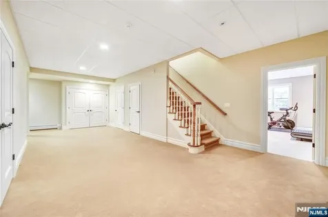 111 Van Riper Lane Woodcliff Lake NJ 07677