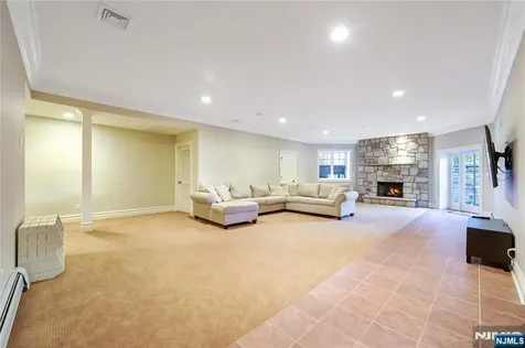 111 Van Riper Lane Woodcliff Lake NJ 07677
