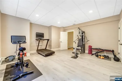 111 Van Riper Lane Woodcliff Lake NJ 07677