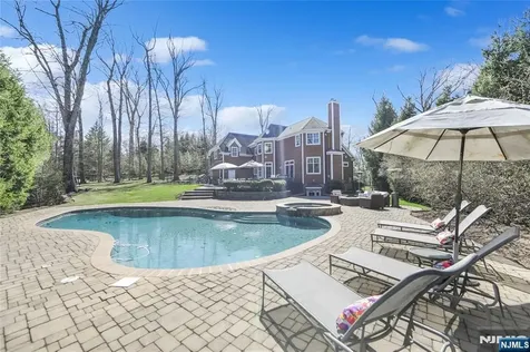 111 Van Riper Lane Woodcliff Lake NJ 07677