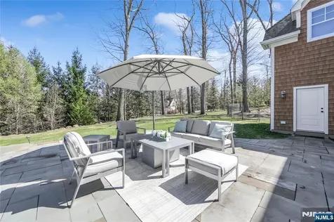 111 Van Riper Lane Woodcliff Lake NJ 07677