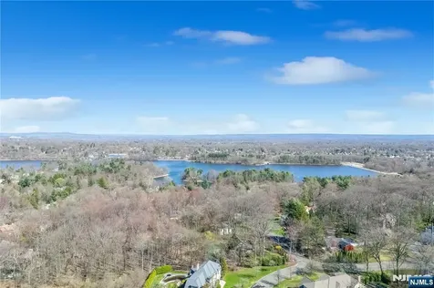 111 Van Riper Lane Woodcliff Lake NJ 07677