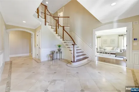 111 Van Riper Lane Woodcliff Lake NJ 07677