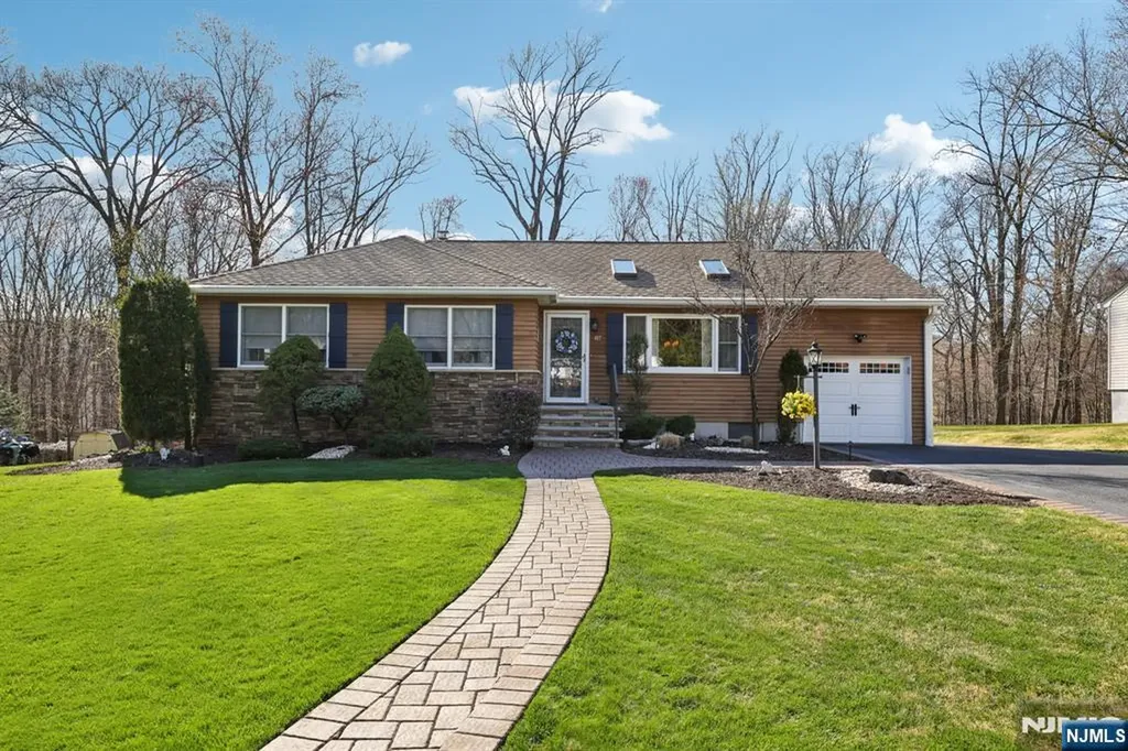 87 Wayne Court North Haledon NJ 07508