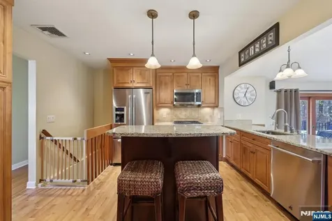 87 Wayne Court North Haledon NJ 07508