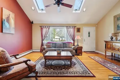 87 Wayne Court North Haledon NJ 07508