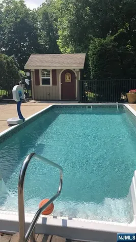 87 Wayne Court North Haledon NJ 07508
