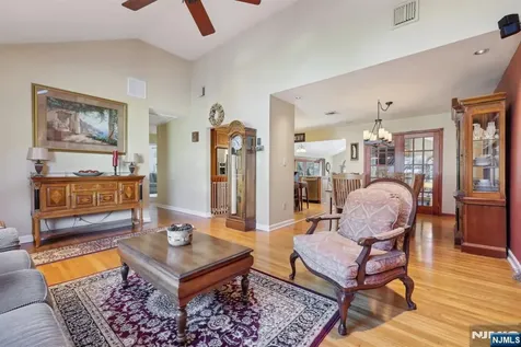 87 Wayne Court North Haledon NJ 07508