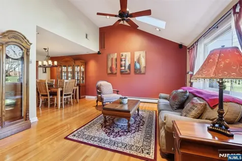 87 Wayne Court North Haledon NJ 07508